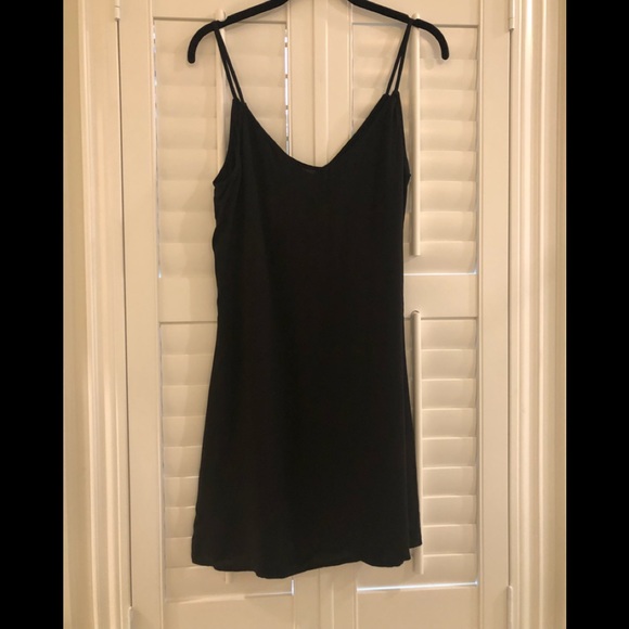 DIVIDEND H&M Dress - Picture 2 of 4